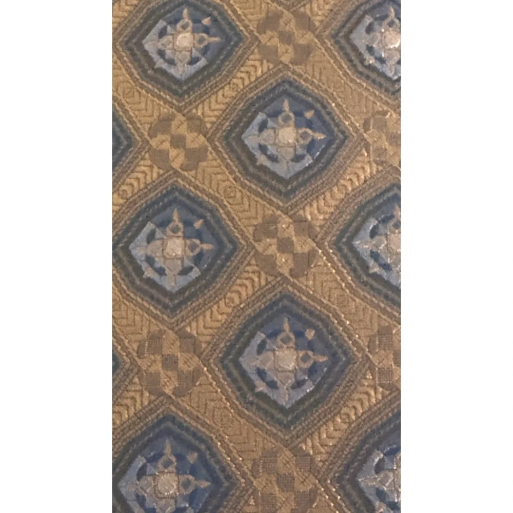 Jos A Bank Reserve Silk Tie Gold Blue Geometric Medallion Necktie Classical New